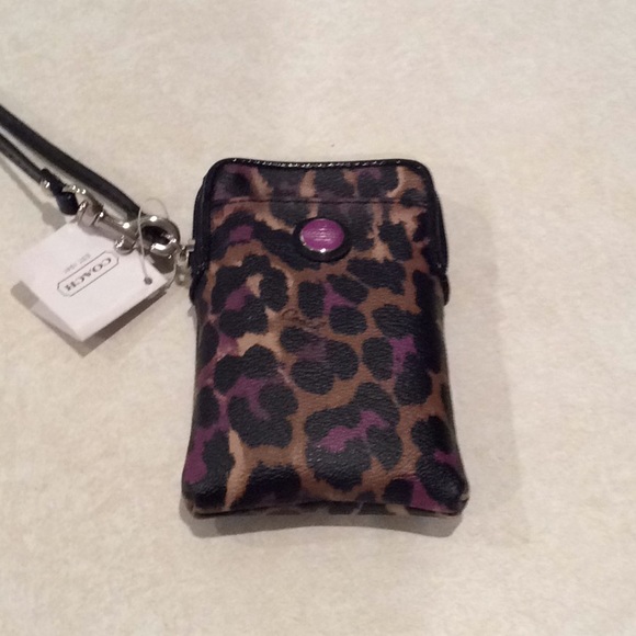 NWT COACH WRISTLET!! LEOPARD PRINT! AUTHENTIC! ❤️
